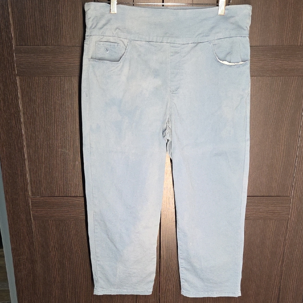 Gloria Vanderbilt Amanda All-Around Slimming Effect Capri 12